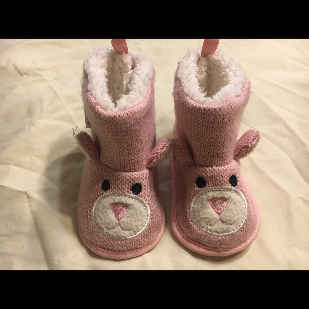 Infant girl pink teddy slippers